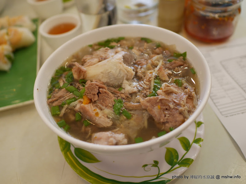 【食記】柬埔寨金邊 Thmor Da Restaurant 紅寶石中西美食廳@ភ្នំពេញ : 簡單新鮮好美味...搭可樂真的很不錯阿! 中式 區域 午餐 合菜 晚餐 柬埔寨 越式 輕食 金邊 飲食/食記/吃吃喝喝 麵食類