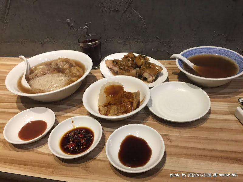 【食記】台中當歸鄉-豬油拌飯.當歸豬腳@北區科博館-捷運BRT中正國小 : 看了傻眼的份量...口味清淡普通的豬腳 中式 北區 區域 午餐 台中市 台式 小吃 捷運美食MRT&BRT 晚餐 豬腳 飲食/食記/吃吃喝喝