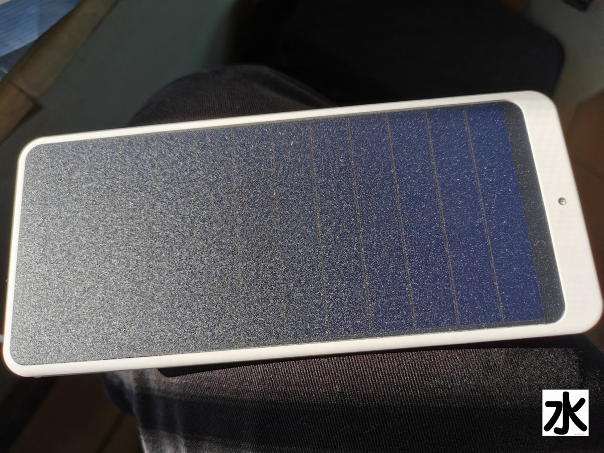 【數位3C】SwitchBot Solar Panel 太陽能充電板 : 傳說中的綠能充電效率好嗎?! 我看不行 3C/資訊/通訊/網路 新聞與政治 智慧家庭 硬體 開箱 